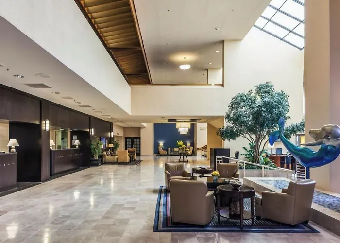 Sheraton Norfolk Waterside Hotel